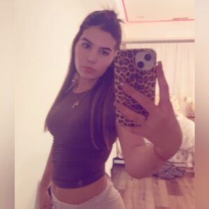 Meet your Posher, Olivia